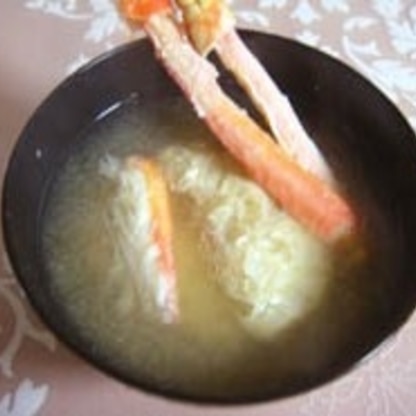 冷蔵整理していたら前に買った蟹が残っていたのでお寿司と一緒にいただきました。
お寿司にはやっぱり蟹の味噌汁ね（笑い）